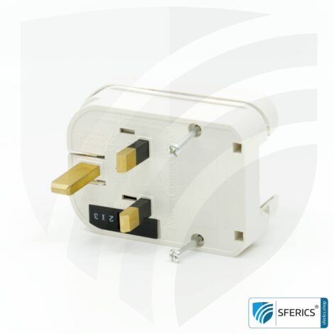 Adapter SCP3 Schuko Stecker Typ EF auf UK Stecker Typ G | mit hochwertiger Erdung und 13 Ampere Sicherung | Reiseadapter
