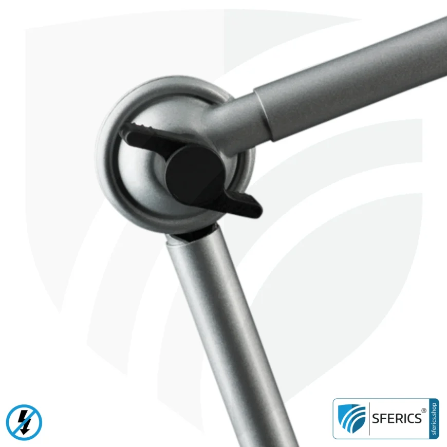 Geschirmte Lampe im Design SILBER | Schreibtischlampe für den hellen Arbeitplatz oder als geniale Werklampe | E27 Fassung