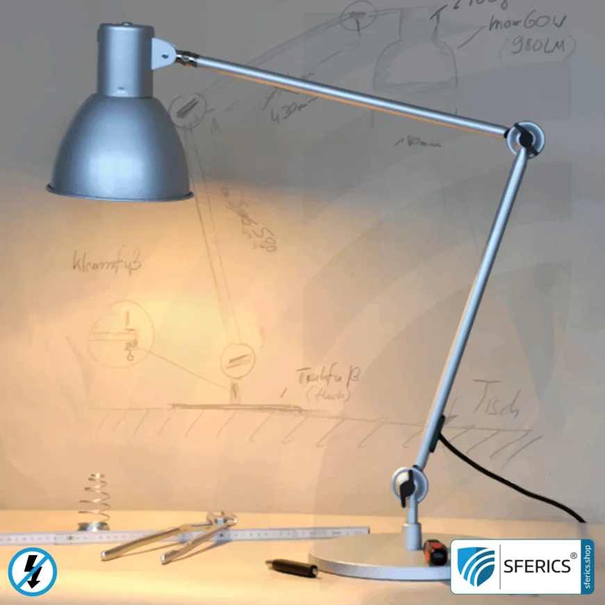 Geschirmte Lampe im Design SILBER | Schreibtischlampe für den hellen Arbeitplatz oder als geniale Werklampe | E27 Fassung